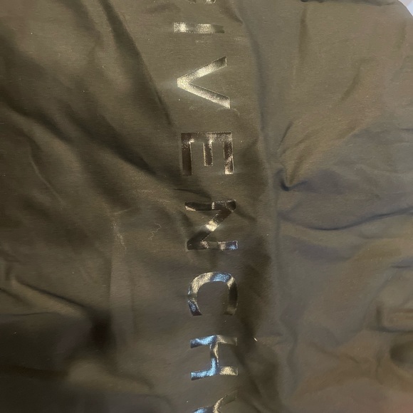 GIVENCHY Logo platform slides NEW - Picture 4 of 9